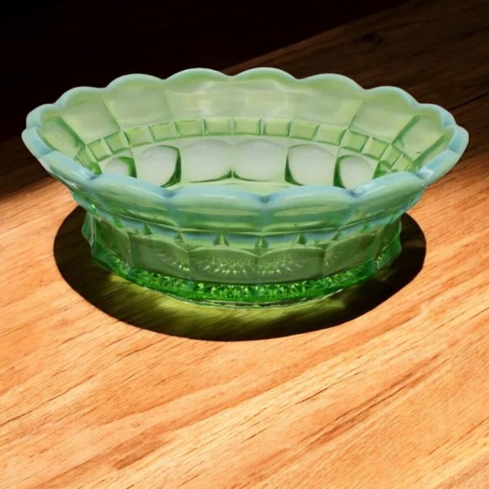 Antique Northwoods Regal Green Opalescent Berry Bowl Vintage Green White - Picture 2 of 11